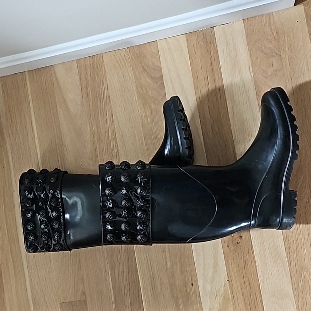 Burberry studded rainboots size 37